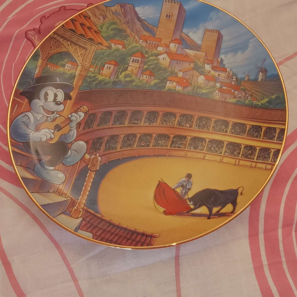Betty Boop Vibrant Cartoon Dinner Plate